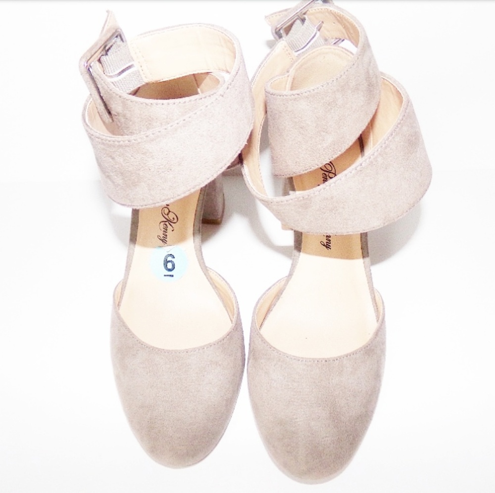 Grey sway heels